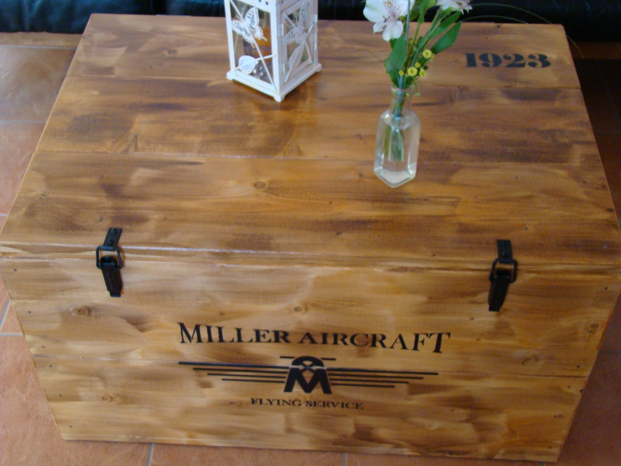 Miller Aircraft Rustikale Flugzeug Kiste.